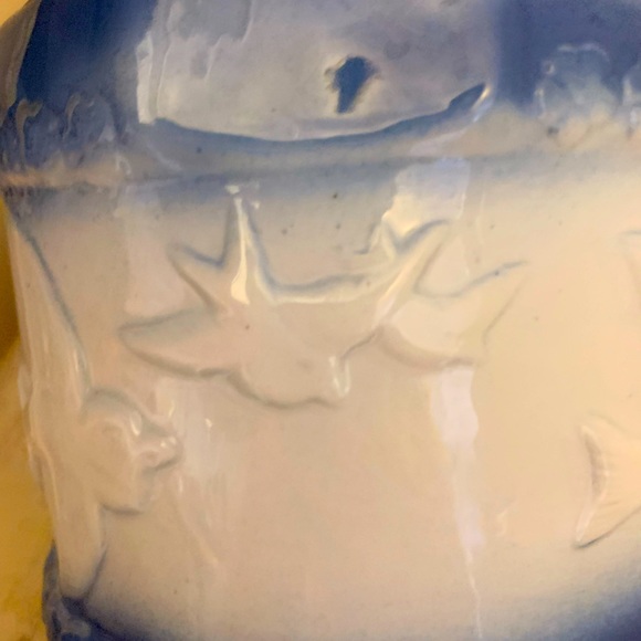 Victoria ironstone vintage blue bird salt box. No cracks or chips. - Picture 8 of 10